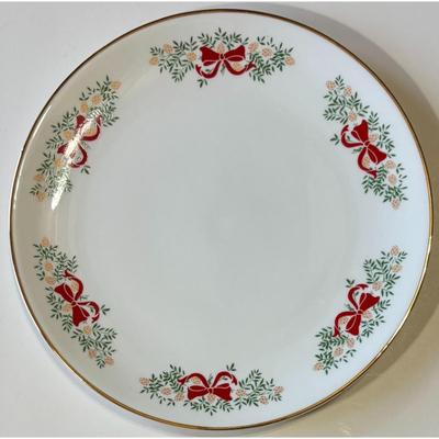 6 Vintage Tudor Rose Bone China Festive Season Salad Plates England Christmas