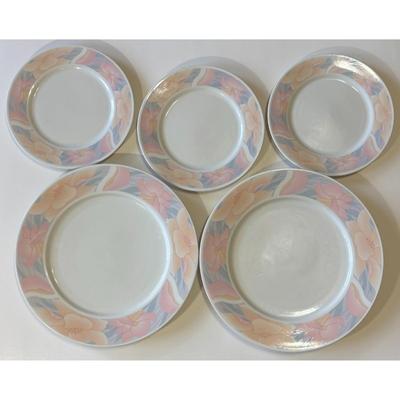 Vintage Sara China Pearl 9030 - 2 Dinner Plates & 3 Salad Plates - 1990 Floral