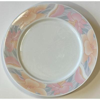 Vintage Sara China Pearl 9030 - 2 Dinner Plates & 3 Salad Plates - 1990 Floral