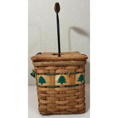 Christmas Tree Woven Wicker Basket Facial Tissue Holder Holidays Wood Winter