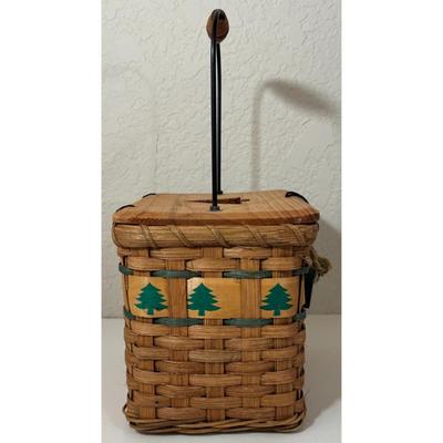 Christmas Tree Woven Wicker Basket Facial Tissue Holder Holidays Wood Winter