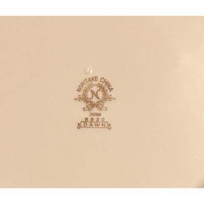 4 Vintage Noritake Dawn 5930 China White Dinner Plates & Salad Plate Gold Trim