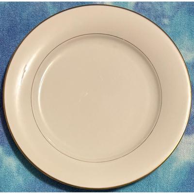 4 Vintage Noritake Dawn 5930 China White Dinner Plates & Salad Plate Gold Trim