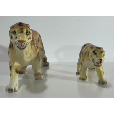 Vintage Pair of Ceramic Leopards 8.75" & 6" Long Japan Hunting Brown Tan Black
