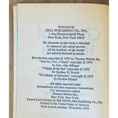 Chains of Sea: Three Original Novellas of Science Fiction Robert Silverberg - B