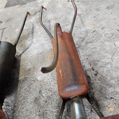 Two Metal Dog Yard Art Sculptures (G-JS)