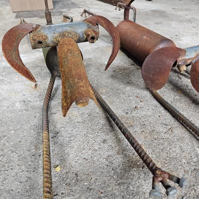 Two Metal Dog Yard Art Sculptures (G-JS)