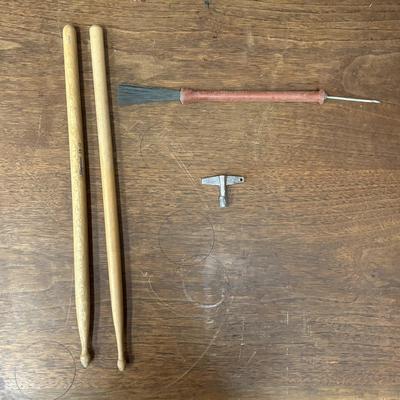 Ludwig Acrolite Snare Drum, Case, & More (BS2-SF)