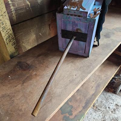 Copper & Wood Dog Theme Birdhouse w/Pole (G-JS)