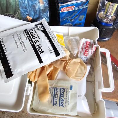 Coleman, Rubbermaid & Other Camping Gear (G-JS)