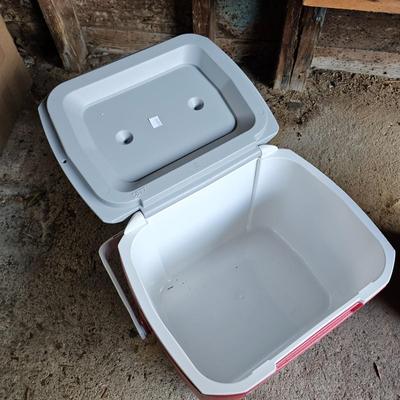 Coleman, Rubbermaid & Other Camping Gear (G-JS)