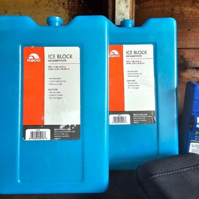 Coleman, Rubbermaid & Other Camping Gear (G-JS)