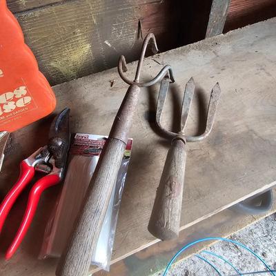 Hand Gardening Tools, Watering Cans & More (G-JS)