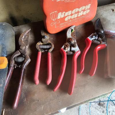 Hand Gardening Tools, Watering Cans & More (G-JS)