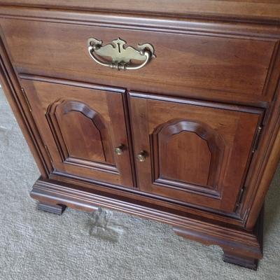 Thomasville Cherry Finish Bedside Table Choice A