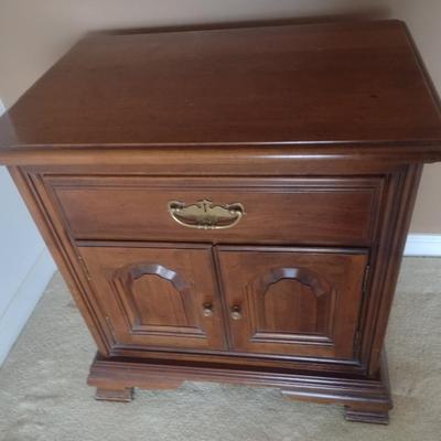 Thomasville Cherry Finish Bedside Table Choice B