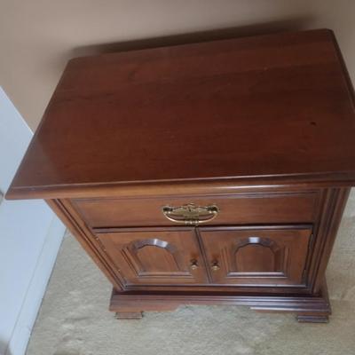 Thomasville Cherry Finish Bedside Table Choice B