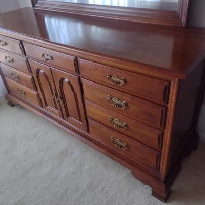 Thomasville Cherry Finish 9 Drawer Stretch Dresser with Sweater Drawers and Mirror