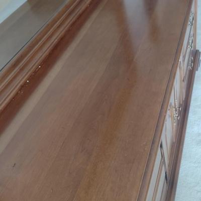 Thomasville Cherry Finish 9 Drawer Stretch Dresser with Sweater Drawers and Mirror