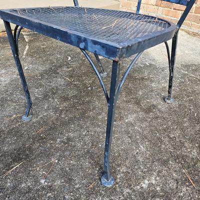 Open Mesh Wrought Iron Table, Four Chairs & Umbrella Stand (BP-JS)