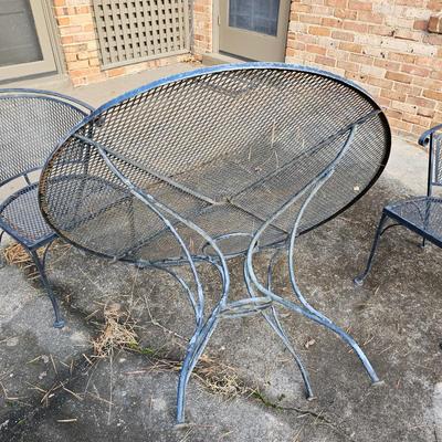 Open Mesh Wrought Iron Table, Four Chairs & Umbrella Stand (BP-JS)