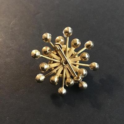 Beautiful vintage faux pearl rhinestone star brooch
