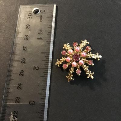 Beautiful gold tone brooch Star with pink Rhinestones and pink faux pearls