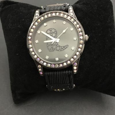 Super cute, gunmetal, gray, iridescent, rhinestone cowboy boot watch working new battery