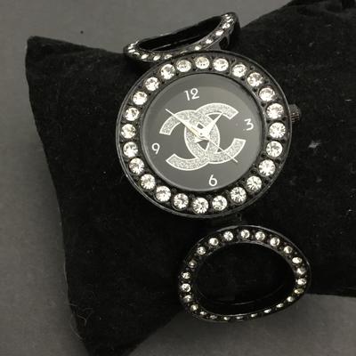 Black metal rhinestone fashion, watch new battery working