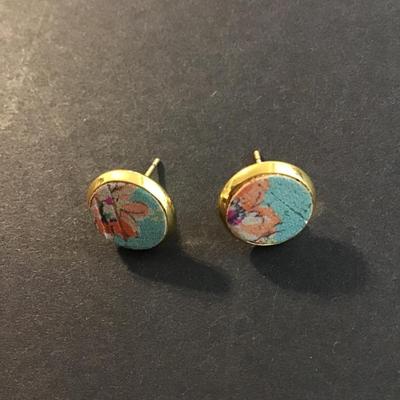 Pretty gold tone stud Earrings