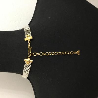 Beautiful vintage OLCi, silver and gold toned mesh choker necklace. Excellent condition.
