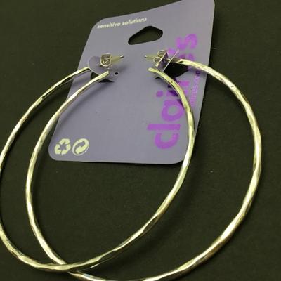 New sensitive solutions, large hoop earrings