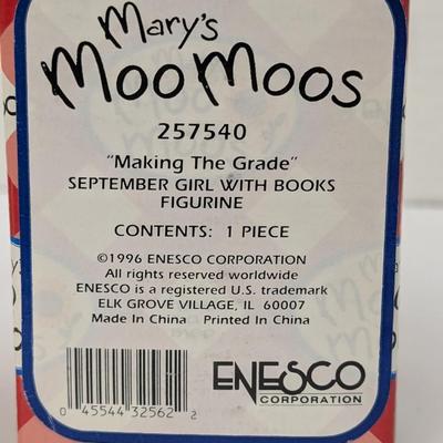 Vintage Mary's Moo Moos Figurine 1996 "Making The Grade" Enesco Cow School
