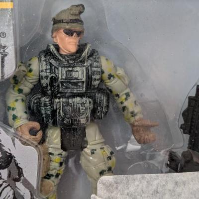 2023 U.S. Army 2 Piece Toy Set Soldier and Weapon Official Licensed Product