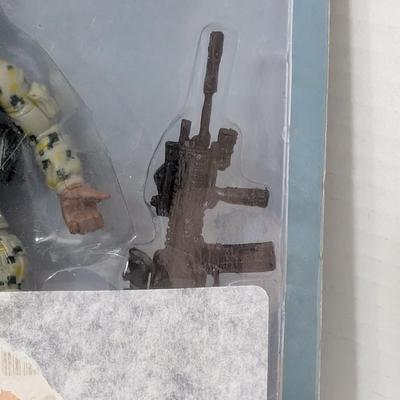 2023 U.S. Army 2 Piece Toy Set Soldier and Weapon Official Licensed Product