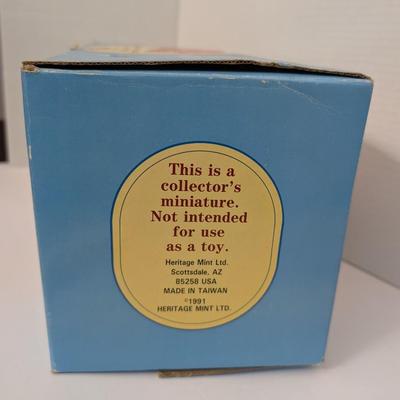 Heritage Mint Ltd Doll Collector’s Furniture & Accessories Red Wagon D-77 Boxed