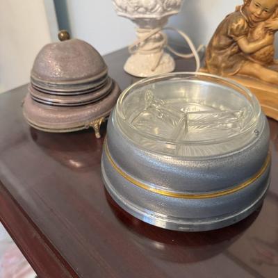 Vintage Vanity Lot 386
