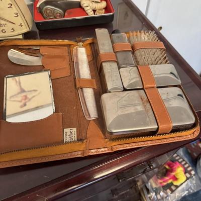 Vintage Men’s Vanity Lot 387