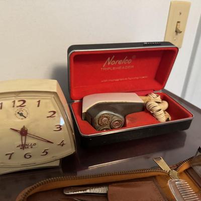 Vintage Men’s Vanity Lot 387