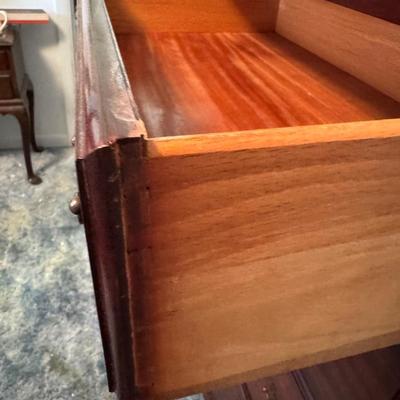 4 Drawer Mahogany Dtesser