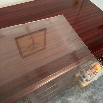 4 Drawer Mahogany Dtesser