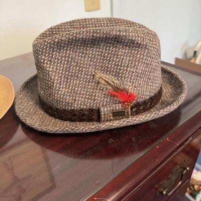 3 Vintage Men’s Hats