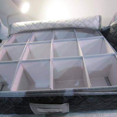 Sale Photo Thumbnail #70: Divided one has 12 spaces, round bags have 12 plate separators each (one is 8" in diameter x 6" tall, the other is 9-1/2" in diameter x 6" tall), See pictures