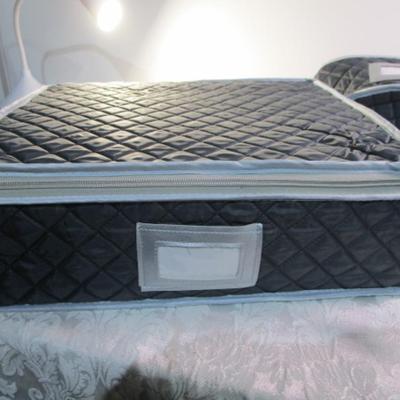 Sale Photo Thumbnail #72: Divided one has 12 spaces, round bags have 12 plate separators each (one is 8" in diameter x 6" tall, the other is 9-1/2" in diameter x 6" tall), See pictures