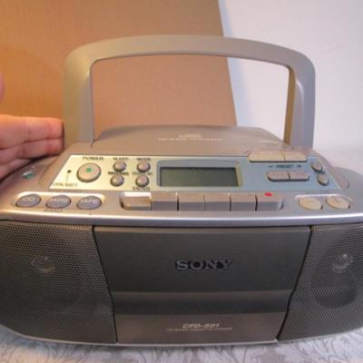 Sale Photo Thumbnail #448: Model CFD-S01, Has headphone jack, Takes 6 C batteries not included, Tested and it works, has AC cord, See pictures