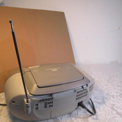 Sale Photo Thumbnail #450: Model CFD-S01, Has headphone jack, Takes 6 C batteries not included, Tested and it works, has AC cord, See pictures