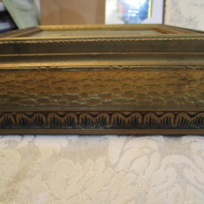 Sale Photo Thumbnail #640: Picture frame is 5-1/4" x 3-7/8, Plaque is 8" x 5-1/2", trinket box is 5-3/8" x 6-1/4" x 2-1/4"