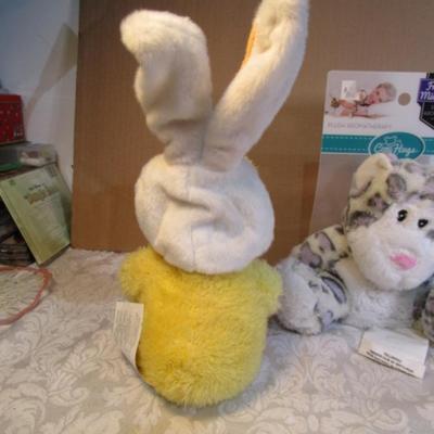 Cozy Hugs Aroma Therapy leopard, Singing, moving Chick with Bunny hat