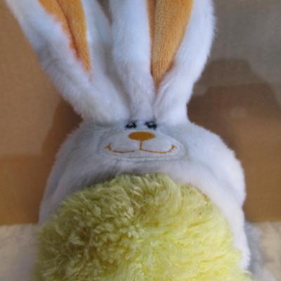 Sale Photo Thumbnail #650: Leopard is freezable and microwavable, Chick takes 3 AAA batteries not included & sings "Here Comes Peter Cottontail"