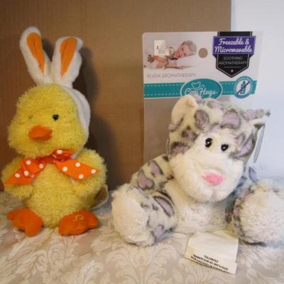 Sale Photo Thumbnail #646: Leopard is freezable and microwavable, Chick takes 3 AAA batteries not included & sings "Here Comes Peter Cottontail"